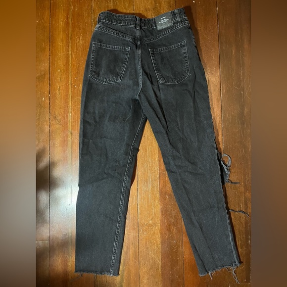 Stradivarius ripped, black mom jeans. US size 06 - Picture 7 of 7